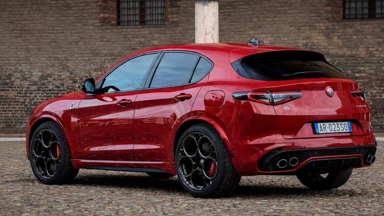 Vendez votre Alfa Romeo STELVIO QUADRIFOGLIO au meilleur prix en Suisse Alfa Romeo STELVIO QUADRIFOGLIO d'occasion - Vendez votre Alfa Romeo en Suisse | CompriamoAuto.ch