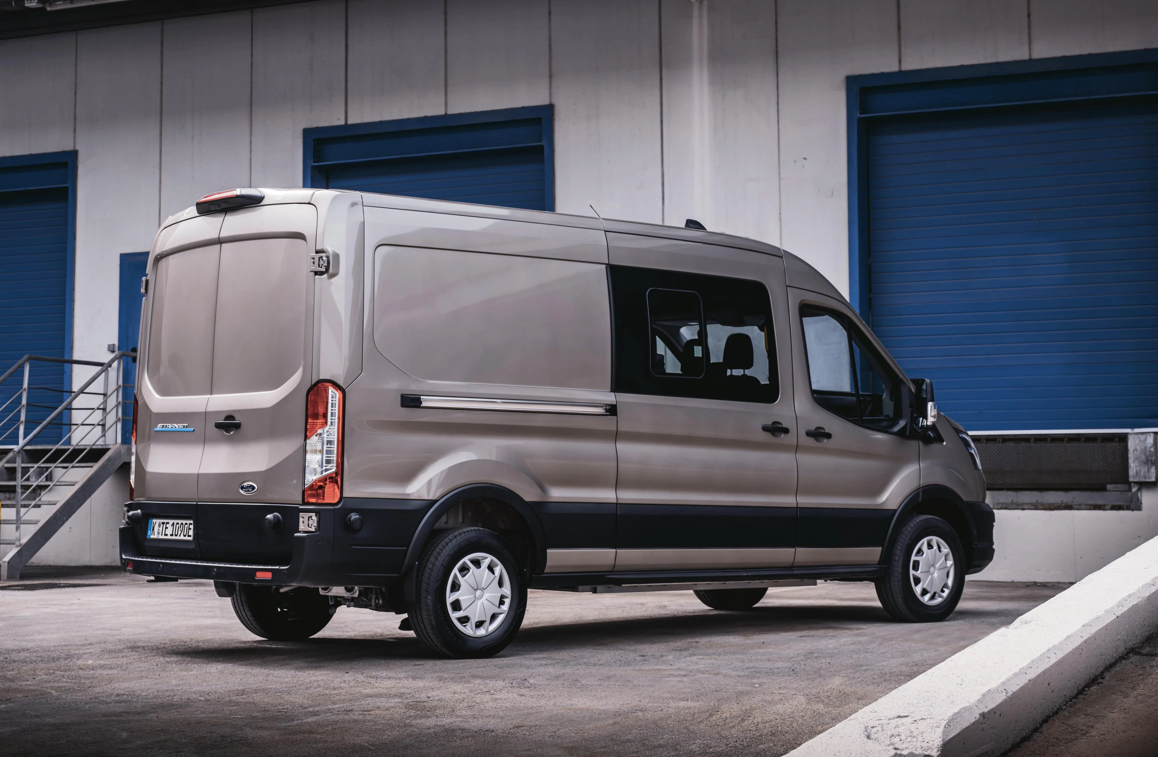 Sell your Ford TRANSIT at the best price in Switzerland Used Ford TRANSIT - Sell used cars in Switzerland | CompriamoAuto.ch