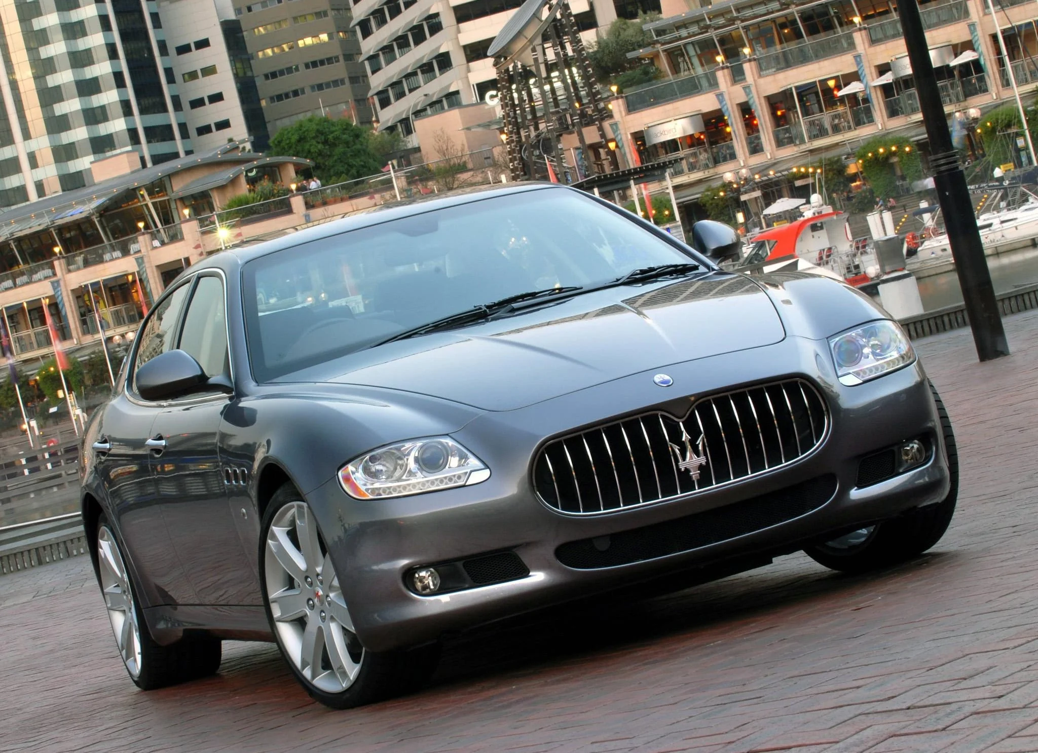 Vendez votre Maserati QUATTROPORTE au meilleur prix en Suisse Maserati QUATTROPORTE d'occasion - Vendez votre Maserati en Suisse | CompriamoAuto.ch